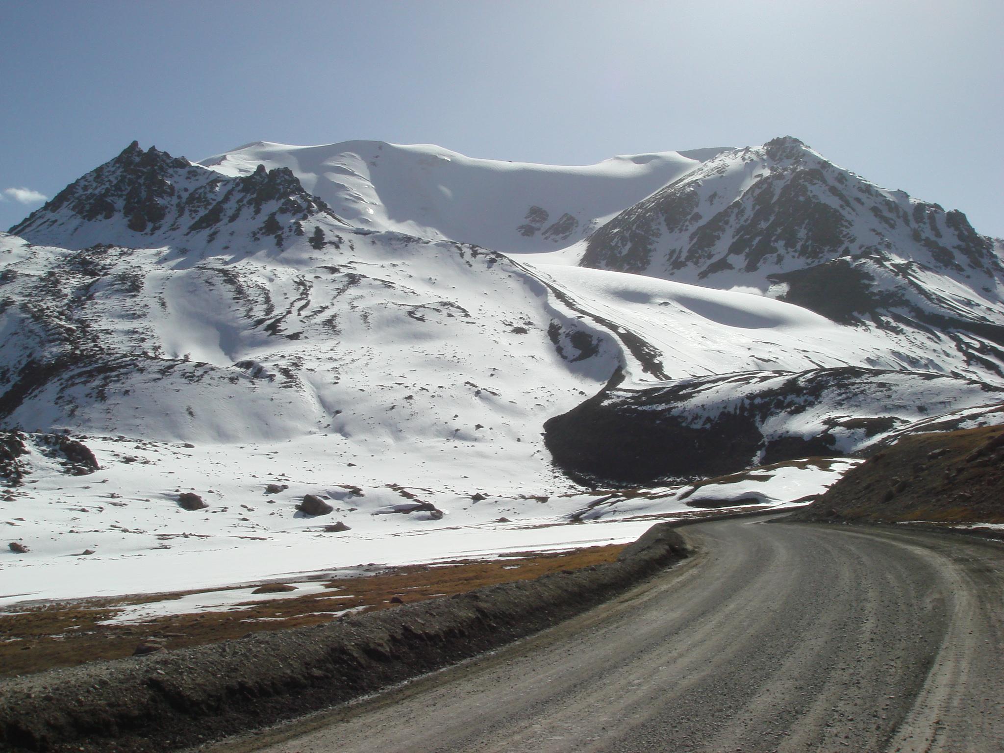 Soek pass "bones" linking Arabel-Suu to Taragay river