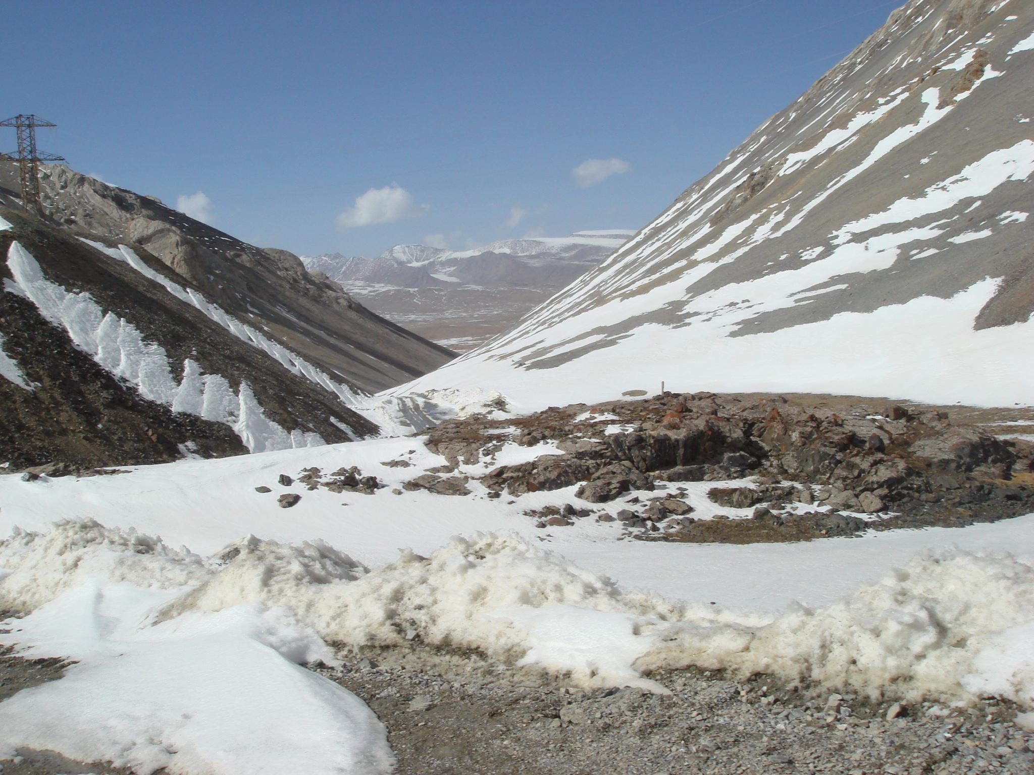 Soek pass "bones" linking Arabel-Suu to Taragay river