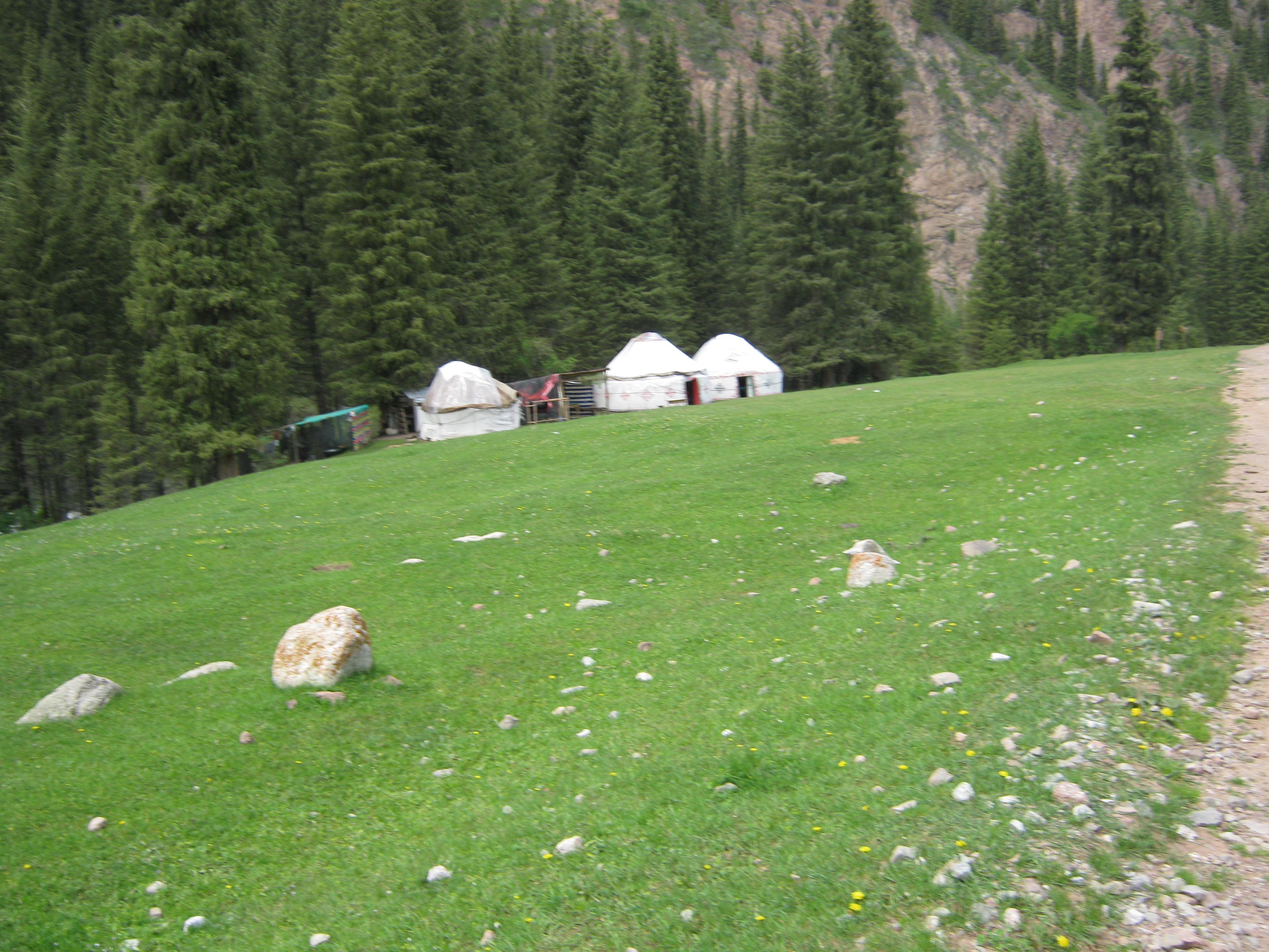 Jeti Oguz valley