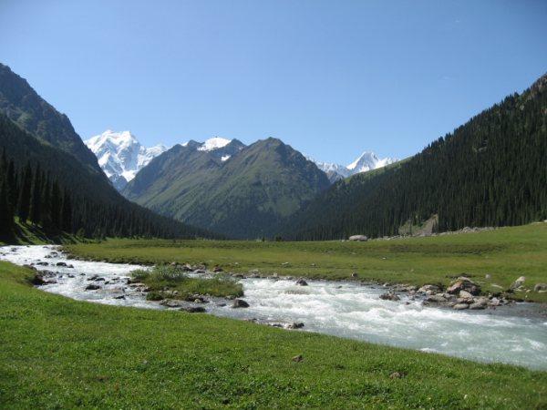 Jeti Oguz valley